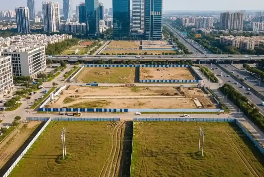 plost in greater noida